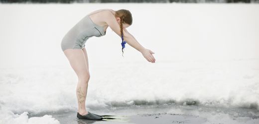 Eisbaden: So geht es richtig - acht Tipps für sicheres Winterschwimmen