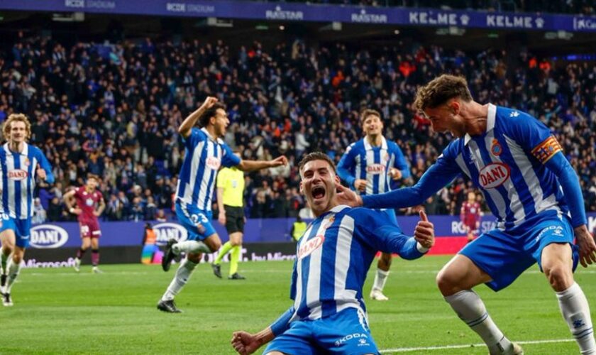 El debutante Roberto Fernández da la victoria al Espanyol en la 'final' contra el Valladolid