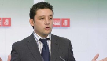 El juez cita como imputado al ex número dos del PSOE andaluz Rafael Velasco por «fraude grave» de fondos europeos