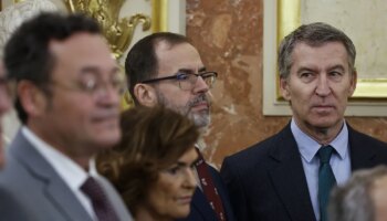 El pacto de los barones del PP sacude al PSOE contra "el mudito" Feijóo