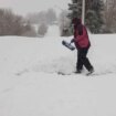 El temporal invernal cancela cientos de vuelos y viajes en tren, corta carreteras y cierra escuelas en EEUU