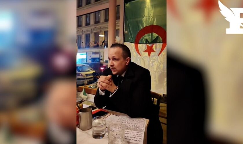 En plein cœur de Paris, Mehdi Ghezzar encourage des influenceurs à mener une «guerre» d’influence sur les réseaux pour l’Algérie