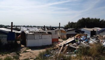 Enfants des bidonvilles : « Quand on a passé sa nuit à craindre les rats, aller à l’école, c’est dur »