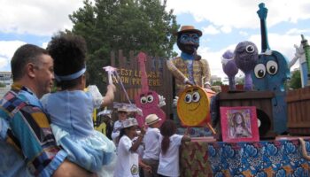 Fini les chars polluants, place aux vélos : moins cher et écolo, le carnaval de Gennevilliers fait sa révolution