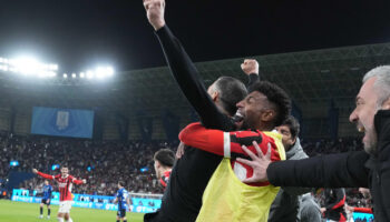 Football : les images de la danse du cigare de l’entraîneur Sergio Conceiçao dans les vestiaires de l’AC Milan