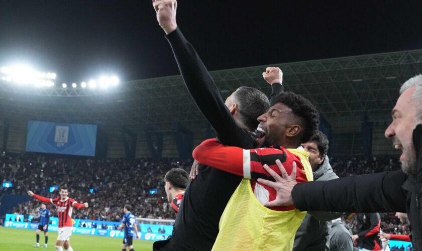 Football : les images de la danse du cigare de l’entraîneur Sergio Conceiçao dans les vestiaires de l’AC Milan