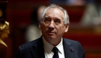 Frankreich: Misstrauensvotum gegen Premierminister Bayrou gescheitert