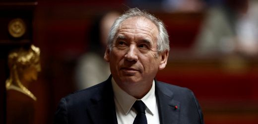 Frankreich: Misstrauensvotum gegen Premierminister Bayrou gescheitert