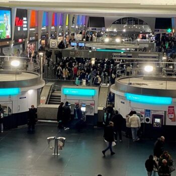 Gare de La Défense, Stade-de-France, Vincennes… Grâce au ticket unique, les « pièges tarifaires » disparaissent