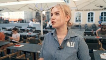 Gehaltscheck: So viel verdient eine Kellnerin im Restaurant Alex