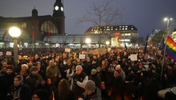 Hamburg: Tausende demonstrieren gegen AfD-Chefin Alice Weidels Auftritt im Rathaus