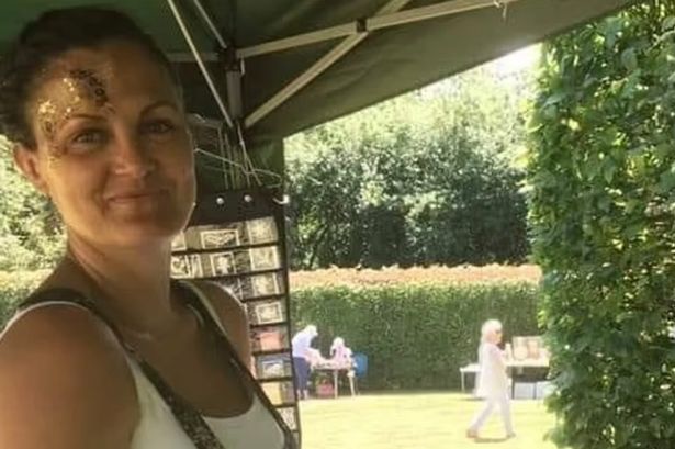 Healthy mum dies of cancer after doctors said her stomach problems were just IBS