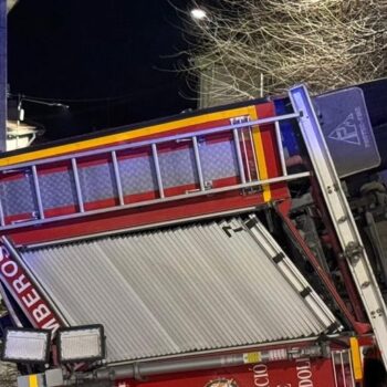 Heridos tres bomberos de la Diputación de Valladolid en el vuelco de su camión en Fompedraza