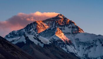 Der Weg hinaus ist gefährlich, aber die Aussicht atemberaubend: Blick auf den Gipfel des Mount Everest