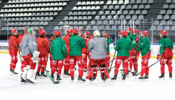 Hockey sur glace : bagarre générale, arbitre agressé… les images d’une fin de match houleuse entre Cergy et Grenoble