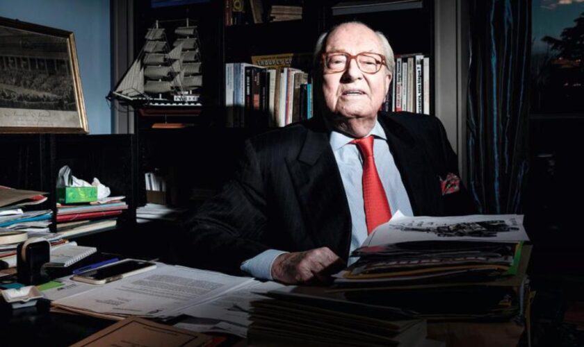 « Il n’a eu de cesse de gêner la droite et a trouvé un partenaire, François Mitterrand » : Jean-Marie Le Pen, l’histoire d’un tribun