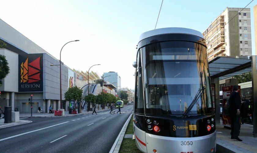 Interrumpida la circulación del tranvía por el centro de Sevilla por una avería