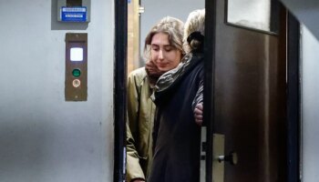 Italia deja en libertad a un iraní buscado por EEUU tras el regreso de Cecilia Sala