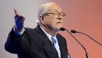 Jean-Marie Le Pen (1928-2025), une vie de provocations et de haine