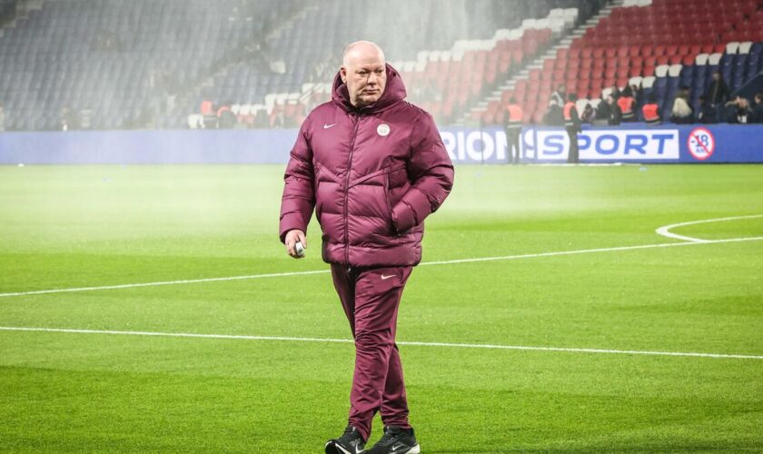 « J’écoute l’herbe, je suis son docteur » : les pelouses du PSG, le terrain de jeu de Jonathan Calderwood