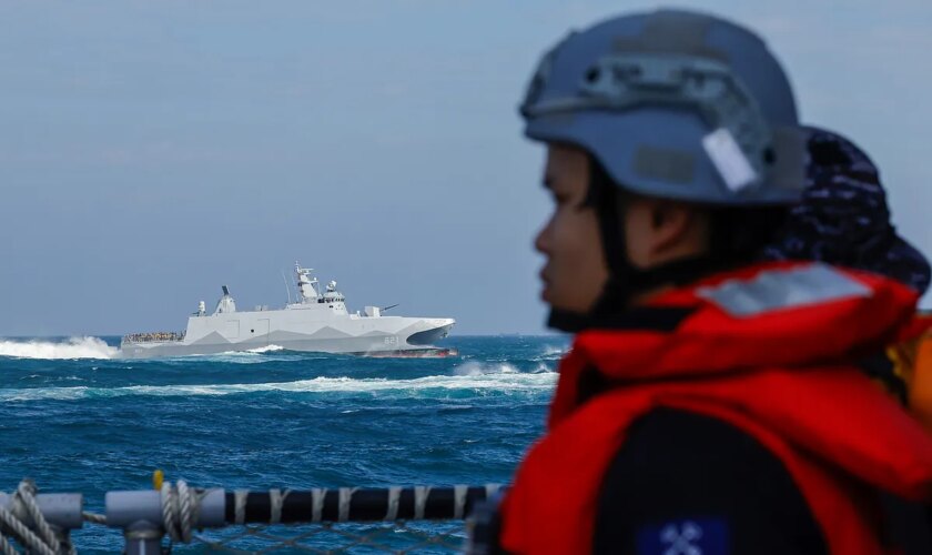 La Armada taiwanesa realiza maniobras en la costa con sus nuevas corbetas "furtivas"