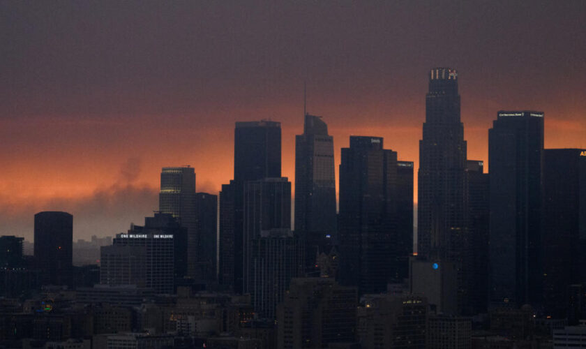 La Californie en proie à des incendies meurtriers, le centre de Hollywood évacué