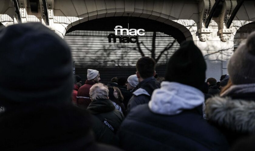 La Fnac des Champs-Élysées ferme définitivement et annule sa braderie « afin d’assurer la sécurité »