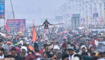 La Kumbh Mela, le pèlerinage de tous les records, a débuté au nord de l’Inde