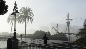 La entrada de una masa de aire frío provoca hoy un descenso de las temperaturas en toda España, con siete comunidades en aviso por frío, nieve o viento