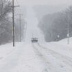 La tormenta invernal deja nevadas en el centro de EE.UU. e interrumpe miles de vuelos