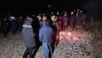 Les agriculteurs de la Coordination rurale, qui tentent de « monter à Paris », bloqués par les forces de l’ordre