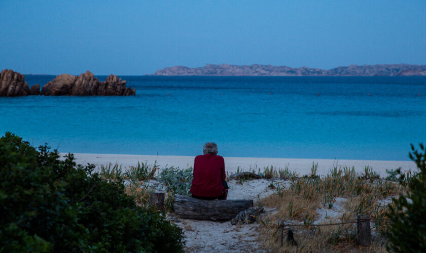 Mauro Morandi, Italy’s Robinson Crusoe, Dies at 85