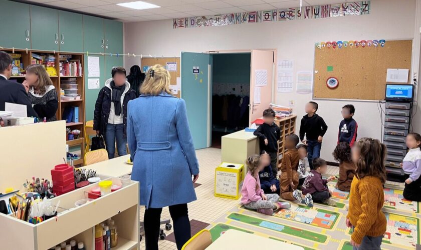 « Mes enfants appréhendaient » : retour à l’école pour les élèves dont l’établissement a été saccagé à Noël