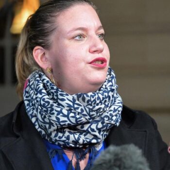 Mort de Jean-Marie Le Pen : Mathilde Panot «pas choquée» par «cette jeunesse qui continue d’emmerder le Front national»