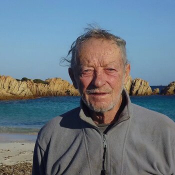 Muere Mauro Morandi, el 'Robinson Crusoe italiano' que vivió solo en la isla de Budelli durante 32 años