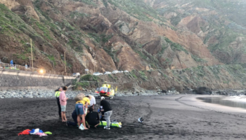 Muere ahogado un bañista de 80 años en la playa de El Beril, Tenerife