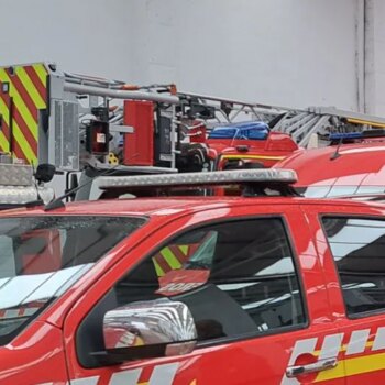 Muere un mujer tras caer su coche a un arroyo casi sin agua en un pueblo de León