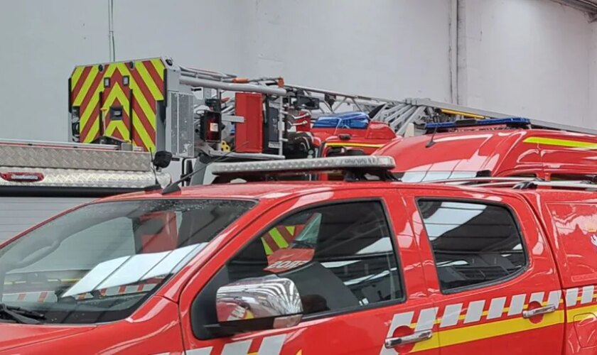 Muere un mujer tras caer su coche a un arroyo casi sin agua en un pueblo de León