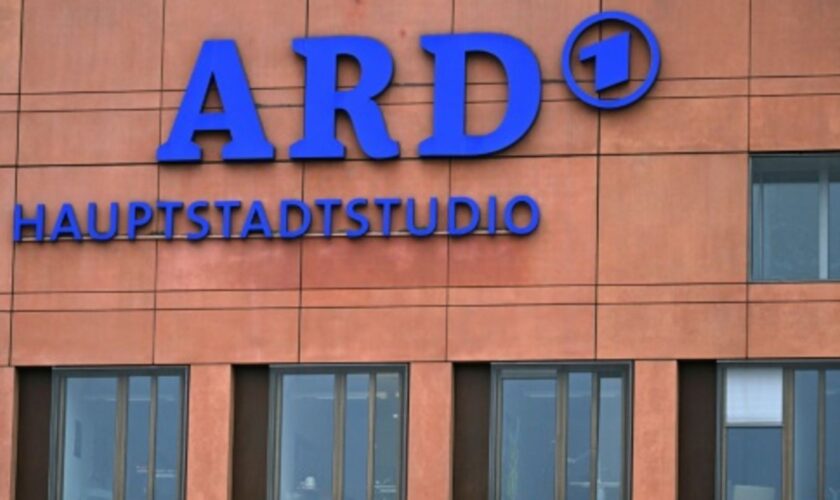 Logo an ARD-Hauptstadtstudio in Berlin