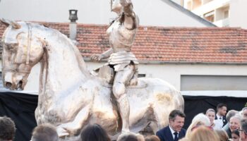 Nice : contraint par la justice de démonter «sa» statue de Jeanne d’Arc, Estrosi enrage contre le préfet Moutouh