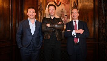 Musk (Mitte) und Farage (rechts) hatten sich erst im Dezember in Florida getroffen. Links der Schatzmeister von Reform UK, Nick