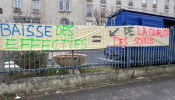 « Nous sommes devenus maltraitants » : un mois de grève dans le plus grand hôpital gériatrique d’Île-de-France