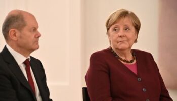 Olaf Scholz hat in Angela-Merkel-Memoiren "Freiheit" bisher nur gestöbert