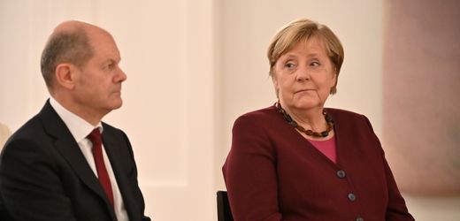 Olaf Scholz hat in Angela-Merkel-Memoiren "Freiheit" bisher nur gestöbert