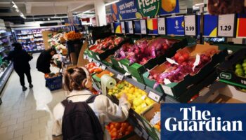 One in six UK workers skipping meals to make ends meet, says TUC