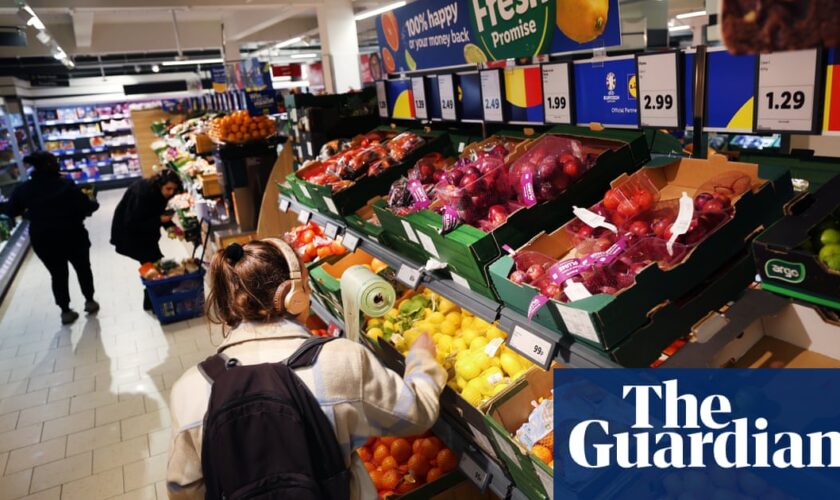 One in six UK workers skipping meals to make ends meet, says TUC