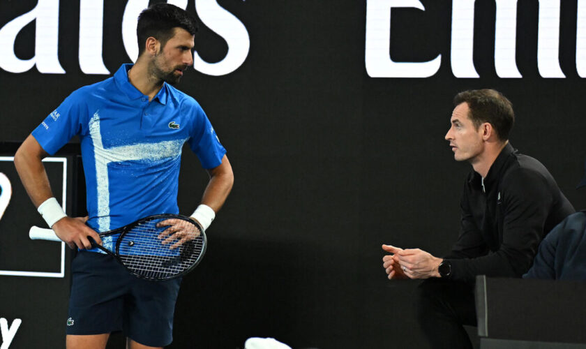 Open d’Australie : les images de Novak Djokovic coaché en plein match par Andy Murray