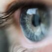 Optometrist says beauty trend is 'bad news' for your eyes