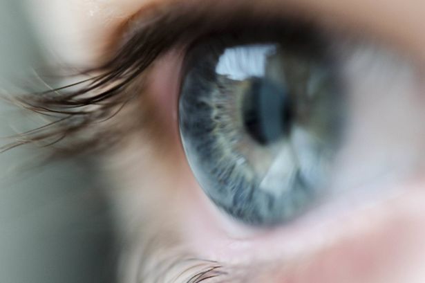 Optometrist says beauty trend is 'bad news' for your eyes