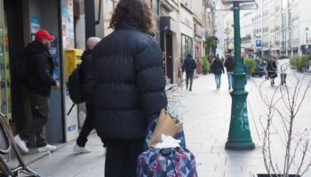 Paris : El négociateur, le Robin des Bois de TikTok qui rend service aux sans-abri